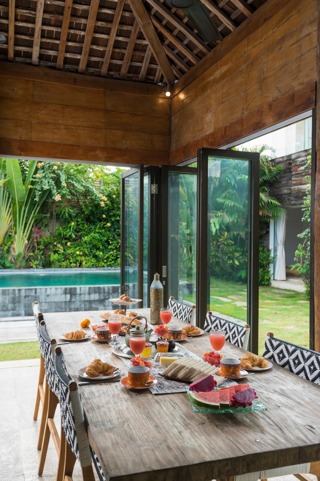Elegant Villa Casabianca - Tropical Pool & Garden, Near Potato Head Beach Club! Семиньяк Экстерьер фото