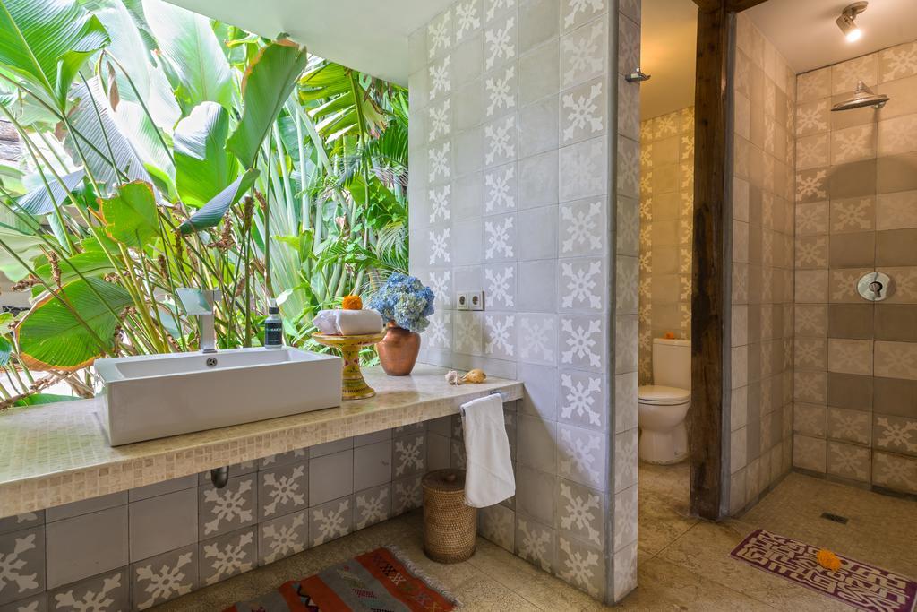 Elegant Villa Casabianca - Tropical Pool & Garden, Near Potato Head Beach Club! Семиньяк Экстерьер фото